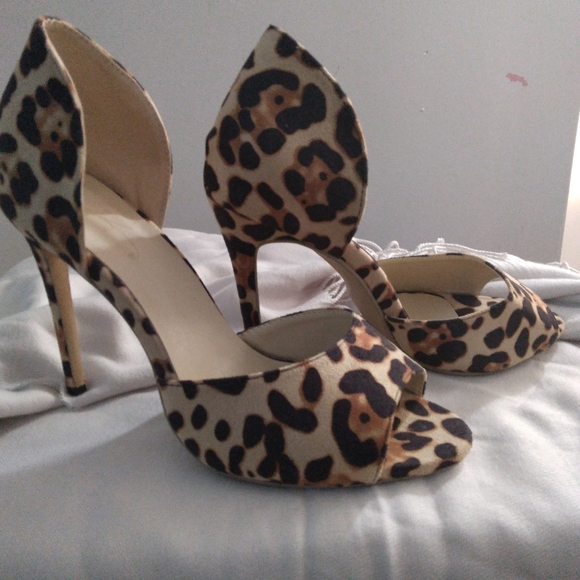 LEOPARD PRINT PUMPS - Picture 4 of 4